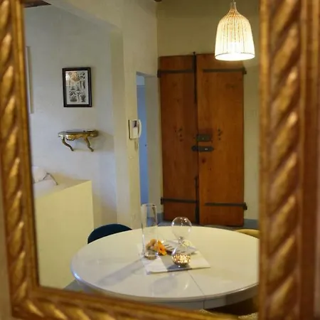 Calzaiuoli Luxury And Characteristic דירה
