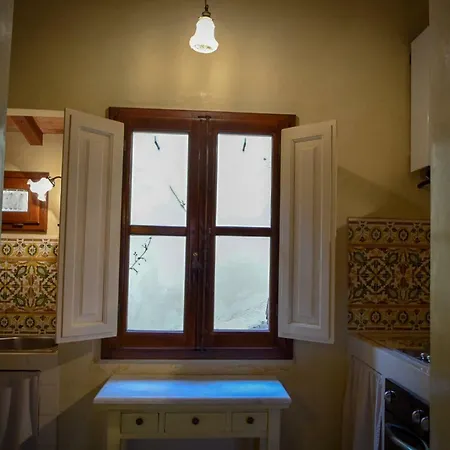 Calzaiuoli Luxury And Characteristic דירה *