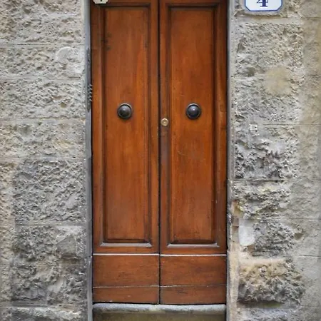 Calzaiuoli Luxury And Characteristic דירה
